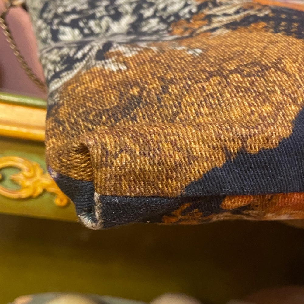 Floral Embroidered beaded Crossbody Bag - Picture 7 of 10